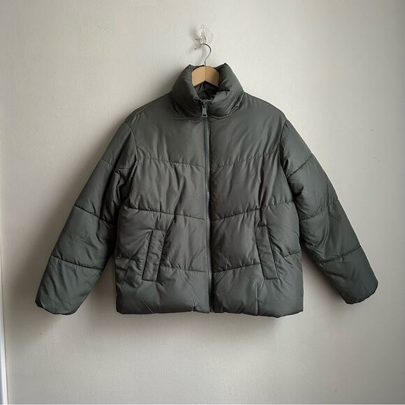 New Look Jackets & Blazers - NWOT new look puffer jacket in olive green